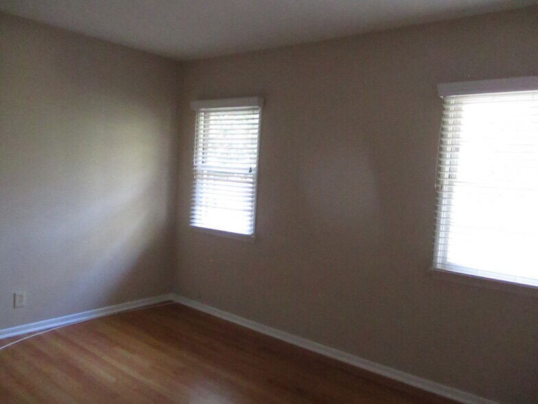 Building Photo - 12436 Cumpston St