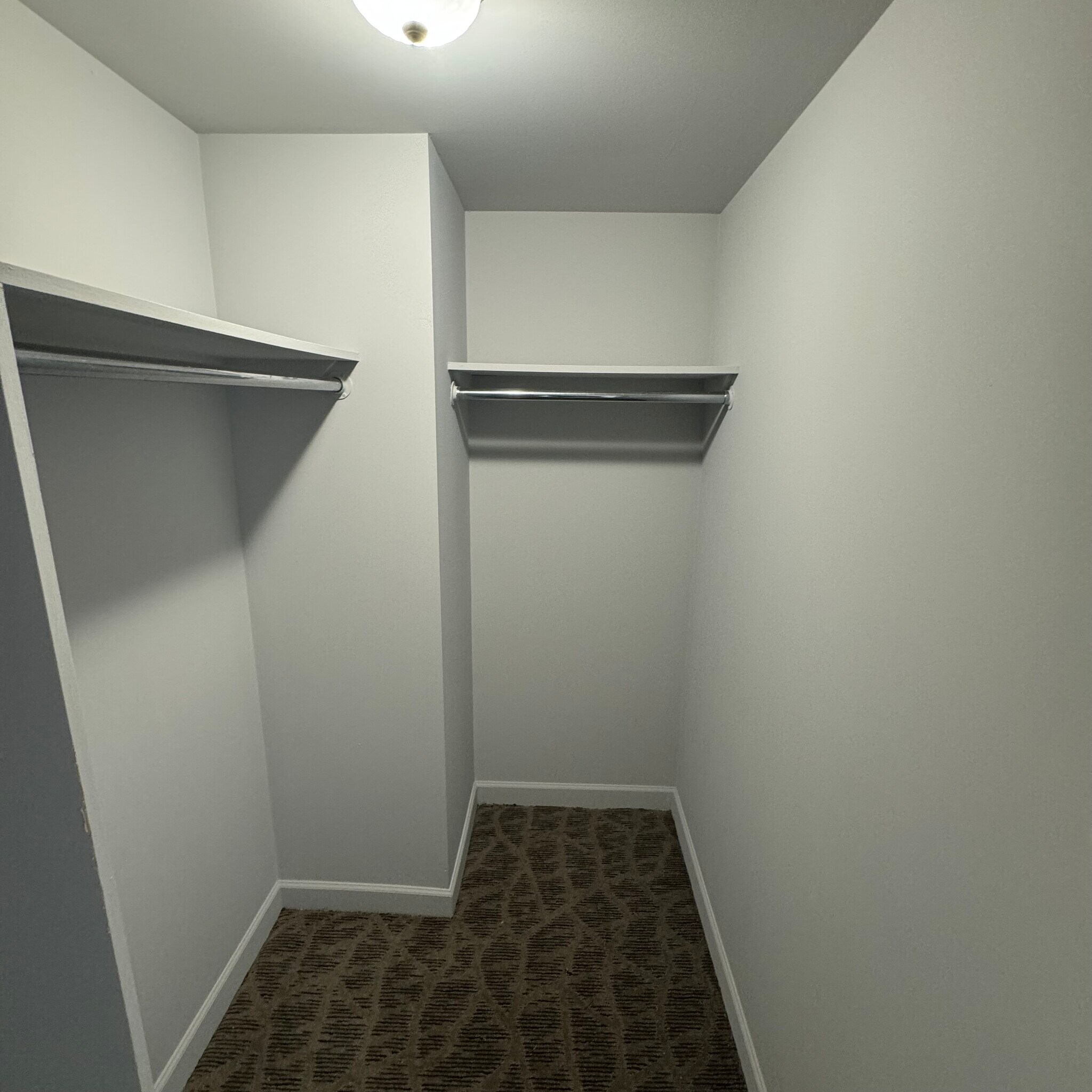 Building Photo - 250 E Harbortown Dr