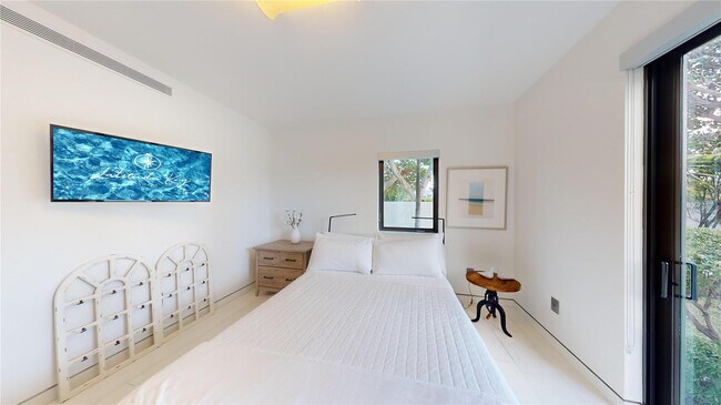 Building Photo - 1430 S Ocean Dr