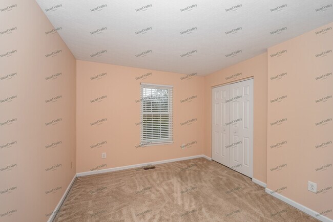 Building Photo - 6350 Stonington Dr