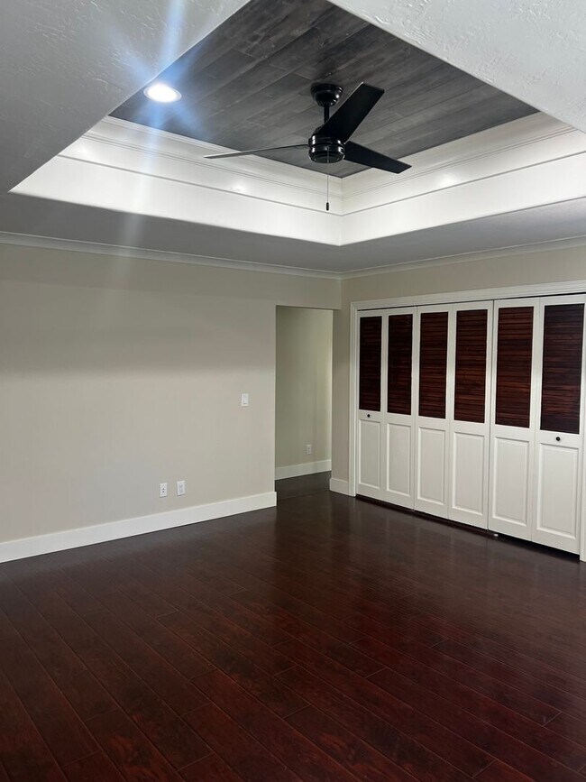 Building Photo - Remodeled Single Story 3 Bedroom/2 Bathroo...