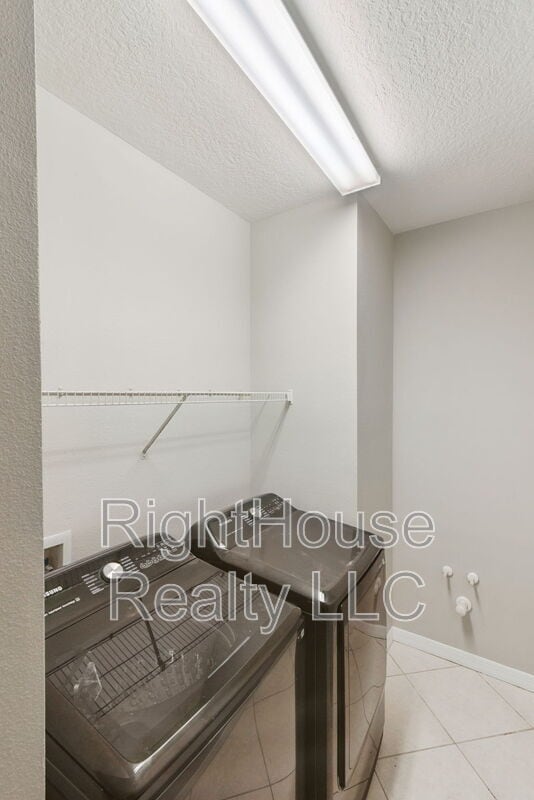 Building Photo - 1283 Travertine Terrace