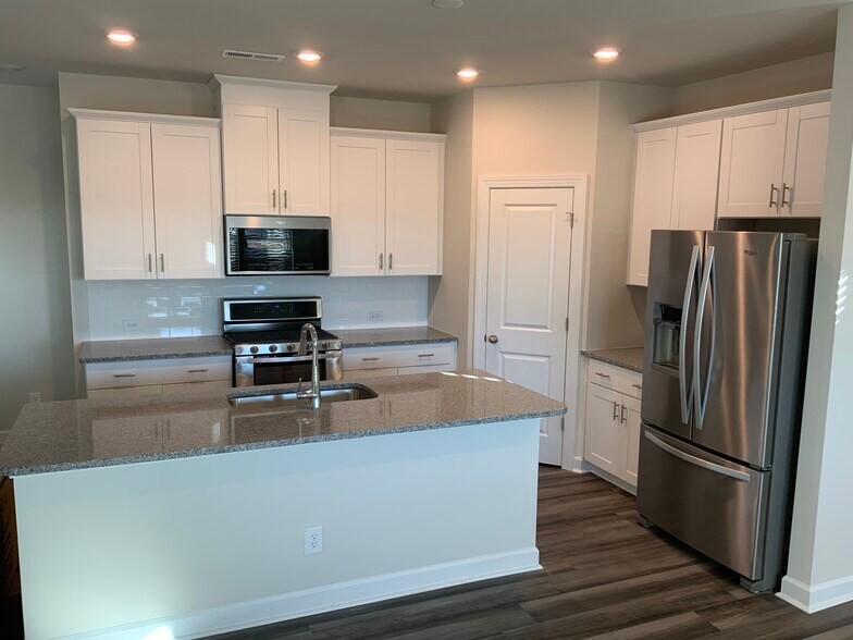 Building Photo - 12408 Larue Ln