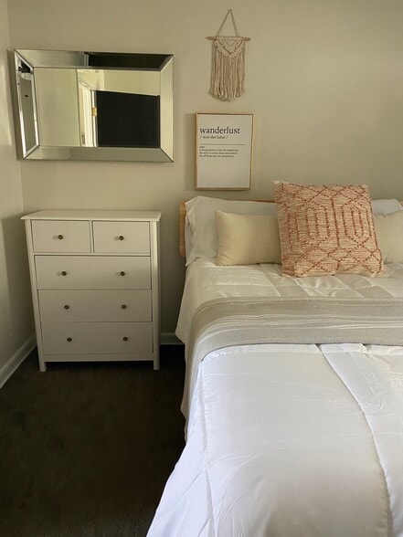 Main Floor Bedroom - 519 W Milwaukee Dr
