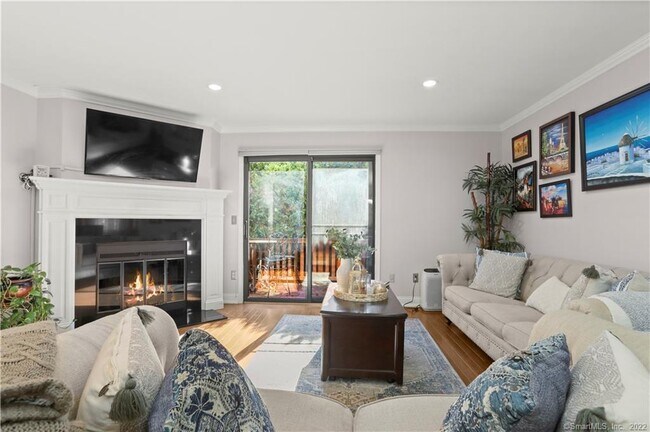 Primary Photo - 130 Fillow St