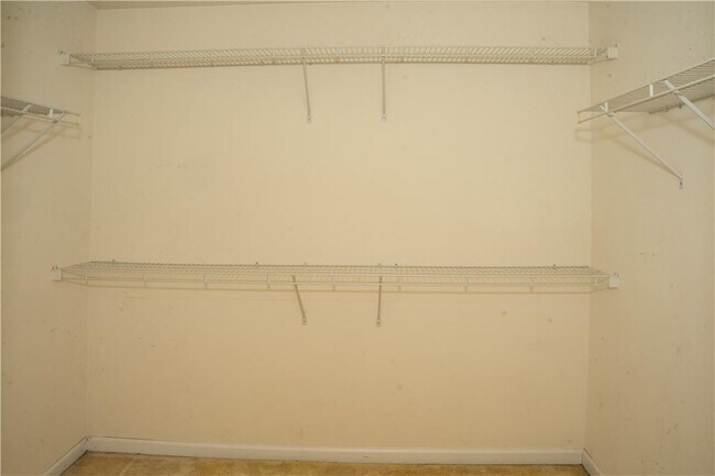 Building Photo - 2581 Southhaven Ln