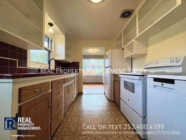 Building Photo - 2344 N Winnifred St