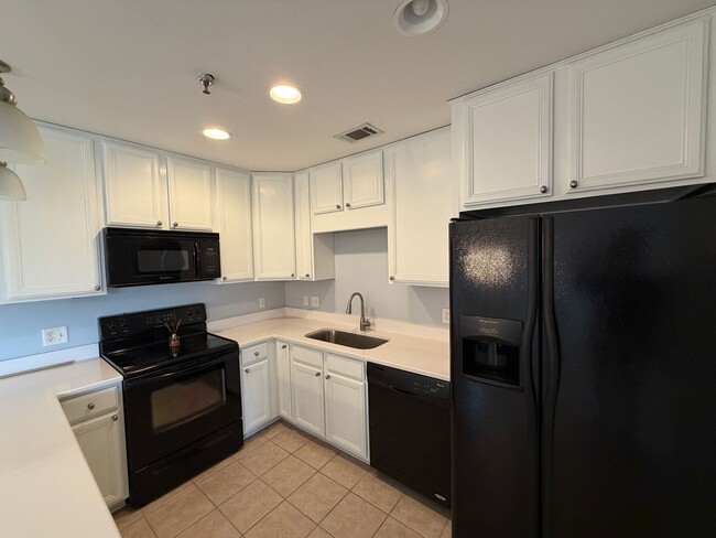 Building Photo - 91 Screven St