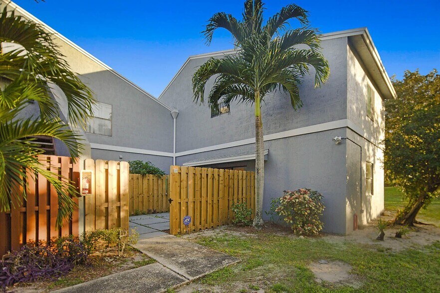 Building Photo - 30 Crossings Cir