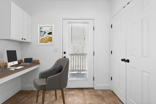 Building Photo - At Last, This Is What You've Been Searching For!!!