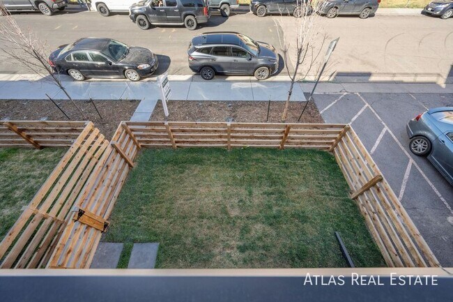 Building Photo - 830 Cherry St