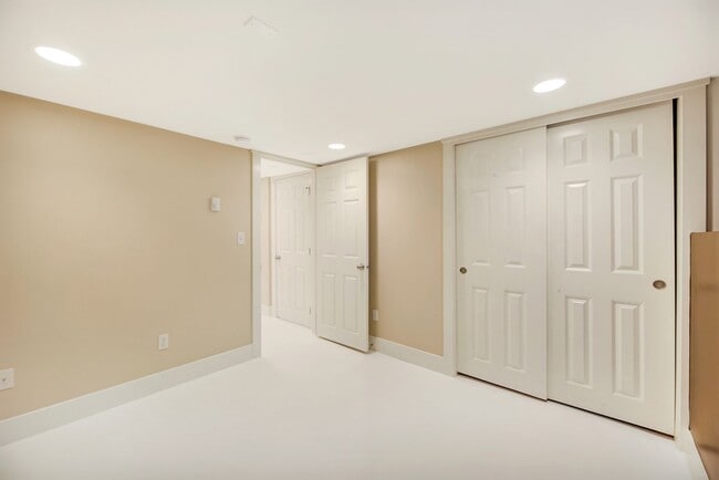Building Photo - 4709 Stone Way N