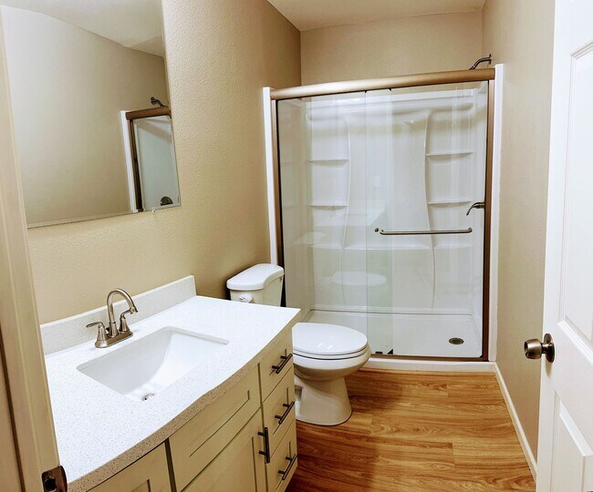 Building Photo - 3776 Laddell Ave