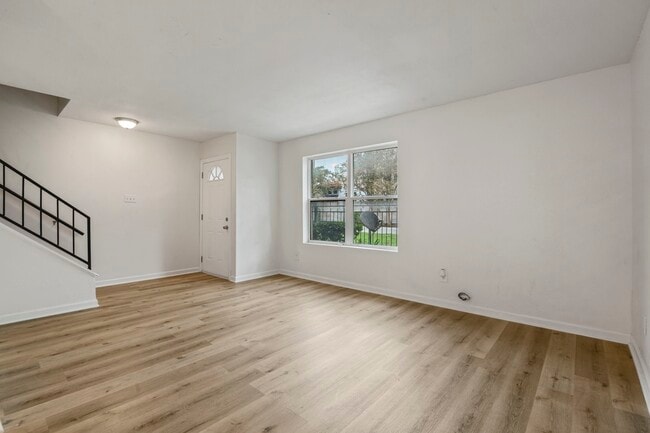 Building Photo - 1701 Upland Dr