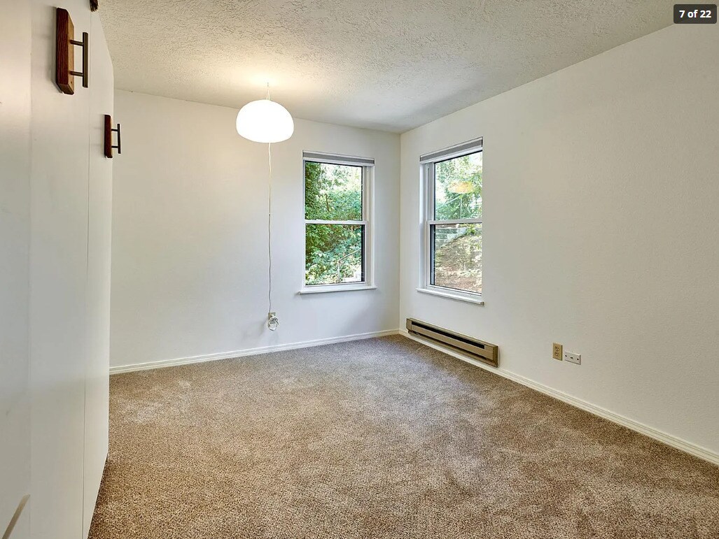 Building Photo - 4000 Carman Dr