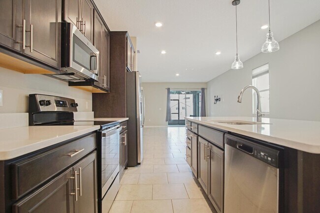 Building Photo - 1229 Forest Gate Cir
