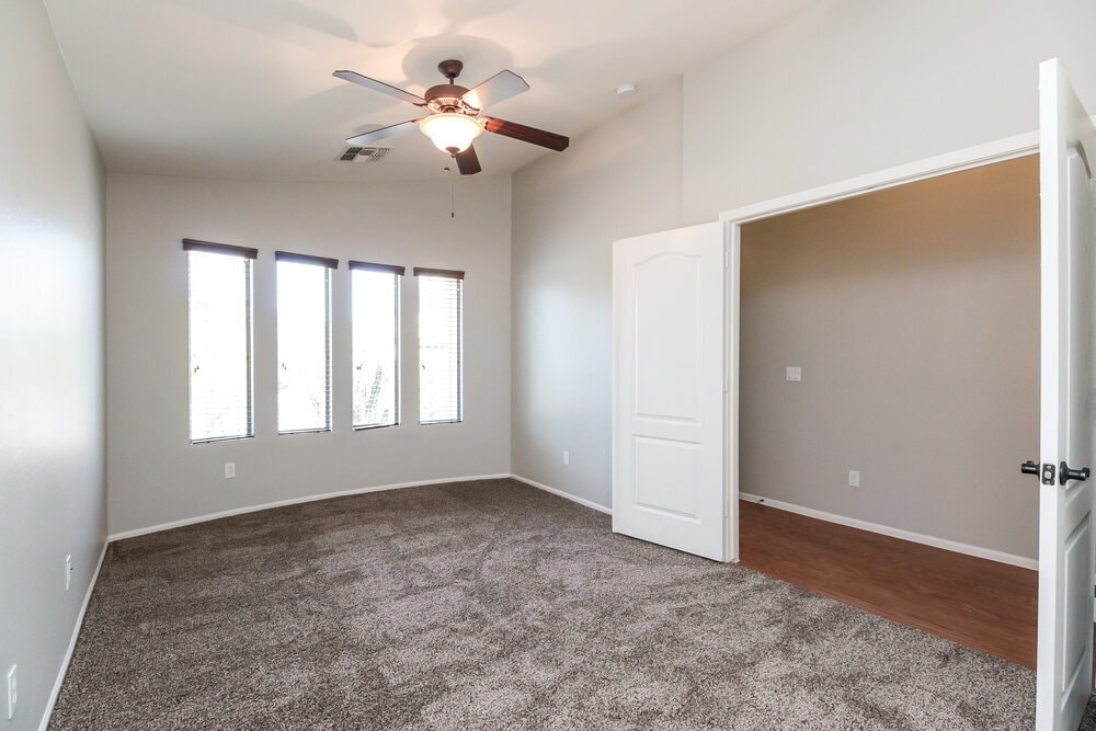 Building Photo - 38141 N Rusty Ln