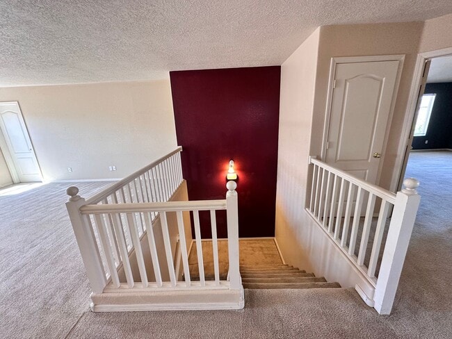 Building Photo - Stunning 3 bed, 2.5 bath, 2575 sq ft home ...