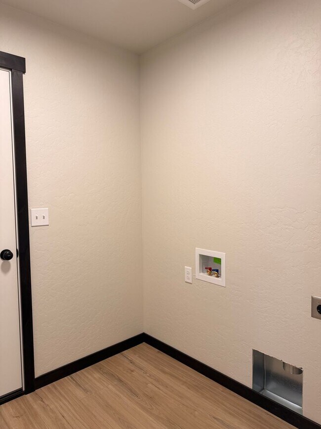 Building Photo - 6204 Ballantree Ln