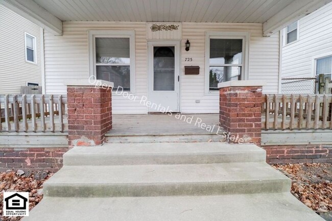 Building Photo - 725 Huffman St