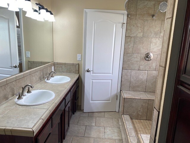 Building Photo - 9912 Vanessa Ave