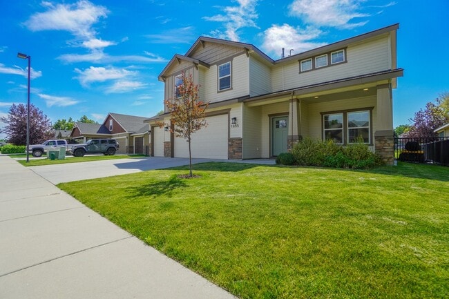 Building Photo - 1655 N Azurite Pl