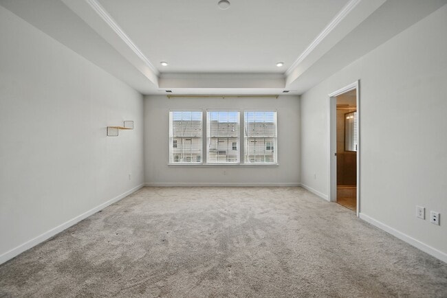Building Photo - Stunning Modern and Spacious Townhouse!
