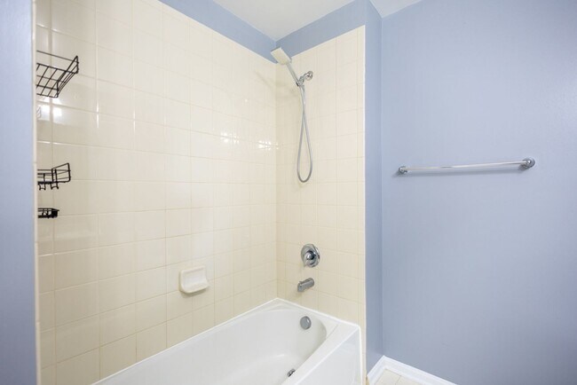 Building Photo - Lovely 3 BR/2.5 BA Townhome in Lanham!