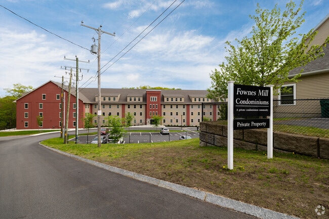 64 River St Rochester, NH - Fownes Mill Condominiums