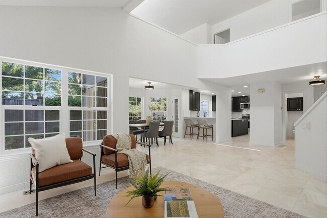 Building Photo - 17903 Ridge Lake Dr