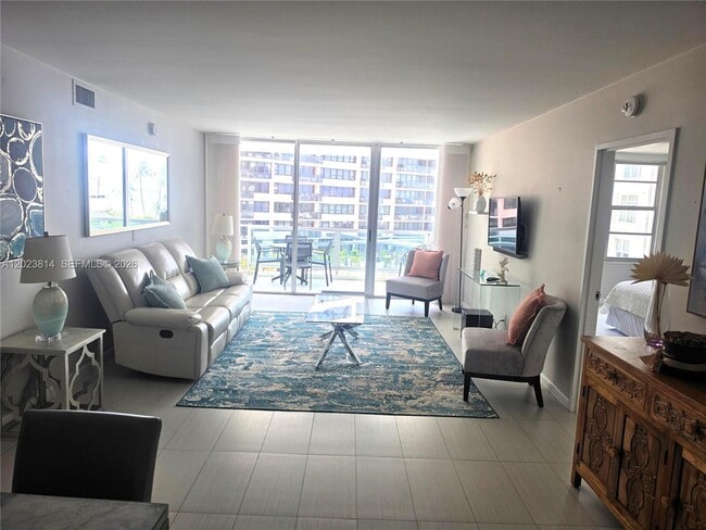 Building Photo - 5161 Collins Ave