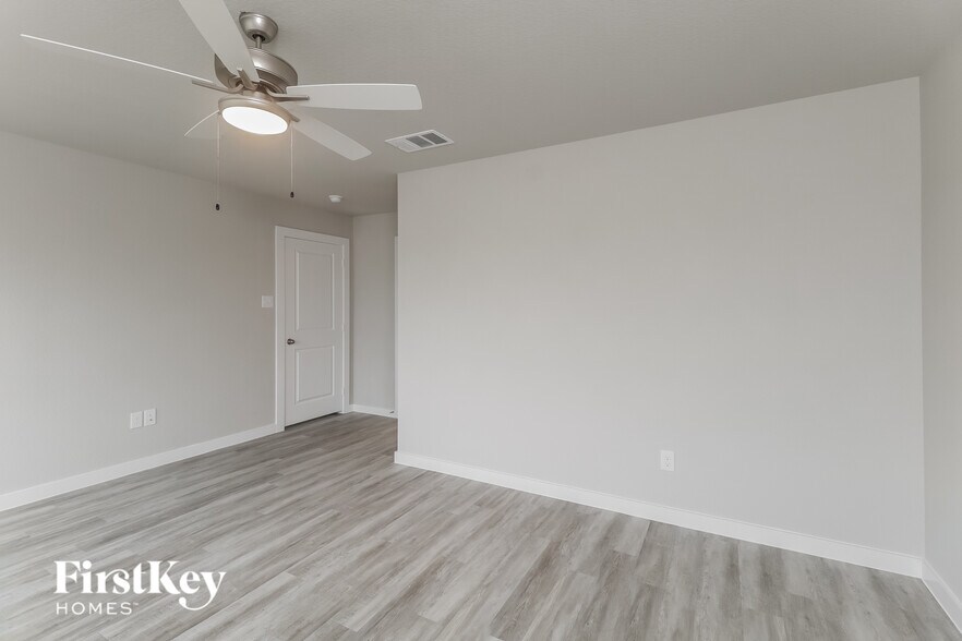 Building Photo - 340 Niki Dr