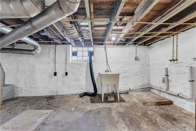 Building Photo - 6247 State Rd