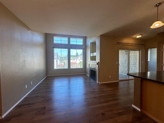 Building Photo - DuPont 2 bedroom 2 bath townhome