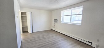 Building Photo - Apartments in Everett & Malden