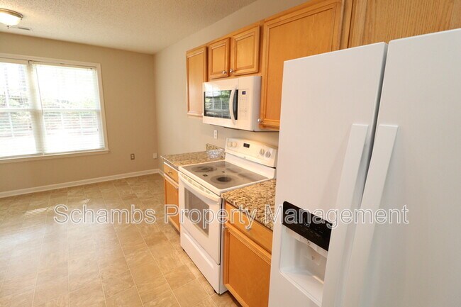 Building Photo - 305 Firefly Rd