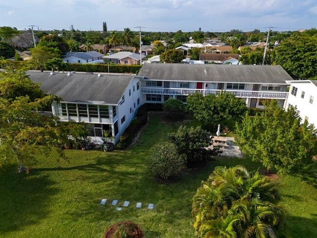 Building Photo - 369 Tilford Q