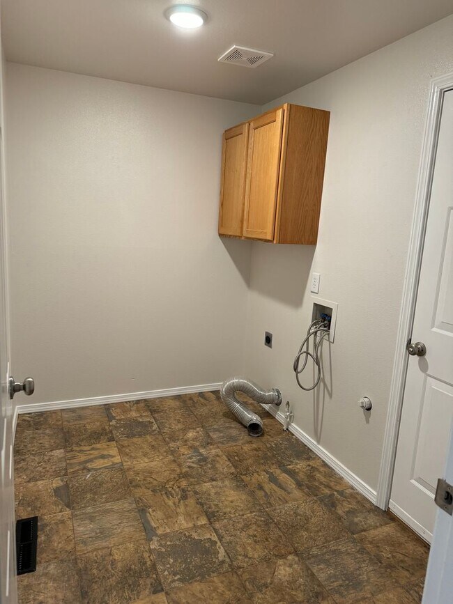 Building Photo - CUTE HOME IN ELKHORN ESTATES