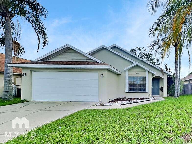 Building Photo - 4830 Fort Dodge St