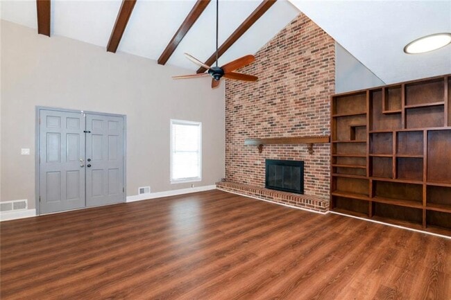 Building Photo - 3052 Riviera Dr