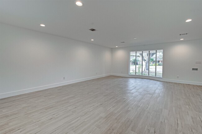 Building Photo - 5007 Cheena Dr