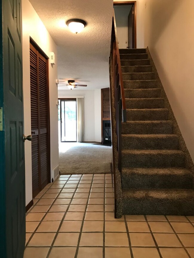 Building Photo - 2 Story Townhome Near Open Space in Lafayette