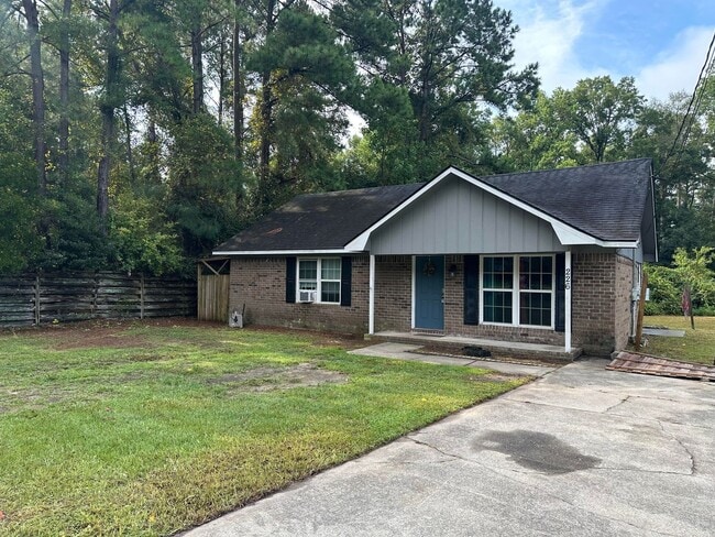 Primary Photo - 226 Sequoia Cir