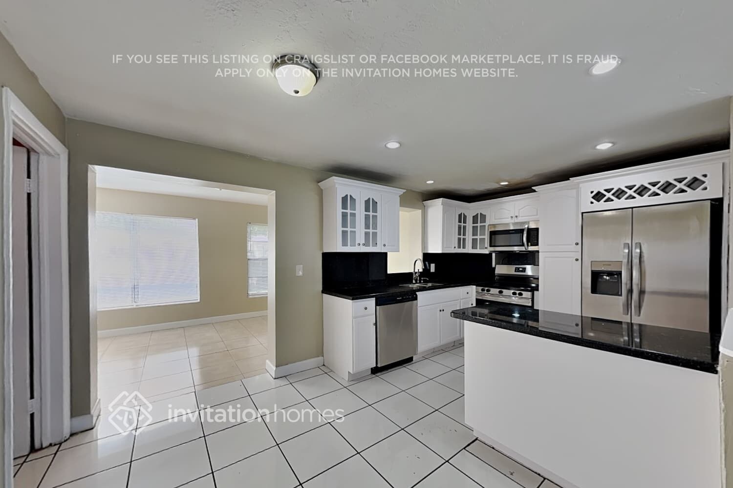 Building Photo - 2401 Jamaica Dr