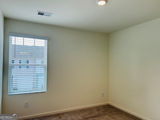 Building Photo - 403 Kings Cross Wy