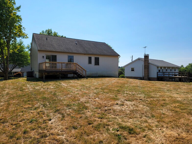 Building Photo - 5206 Brook Dr