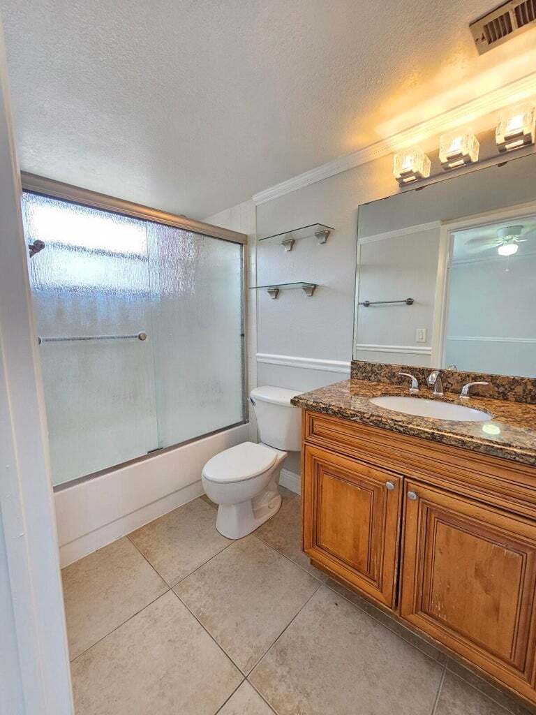 Building Photo - 1453 Lake Crystal Dr
