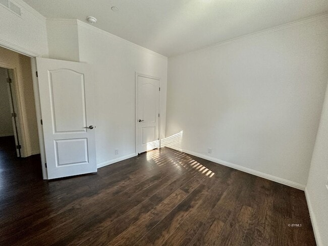 Building Photo - 54327 Pine Crest Ave