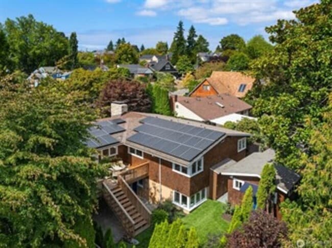 Building Photo - 4510 48th Ave NE