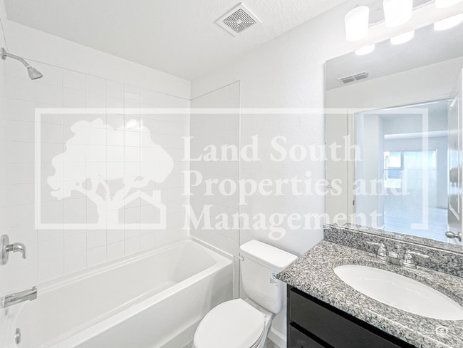 Building Photo - 4811 Rigging St